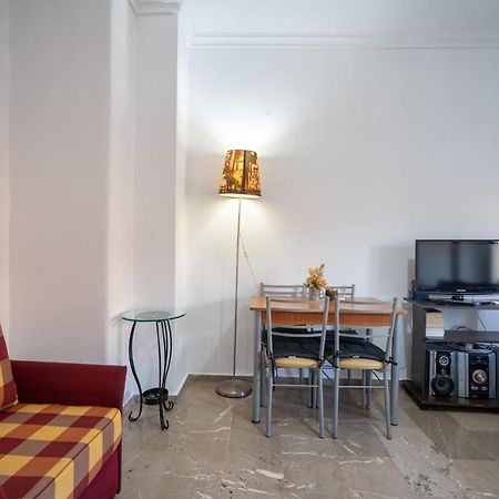 Dimotiko Theatro Metro St. 1 Bedroom 4 Pers. Flat ピレウス エクステリア 写真